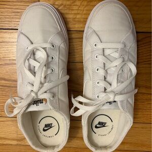 Women’s Nike Court Legacy Mule, White Canvas